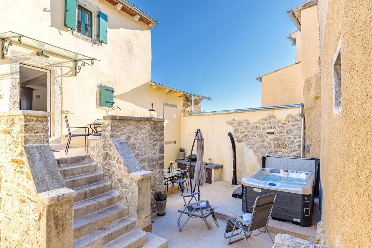Casa Amelia in Pićan Esterno foto
